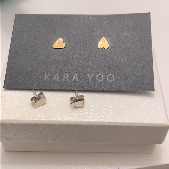 🤍💛 Kara Yoo Heart Earrings (2 pairs) - Picture 1 of 4